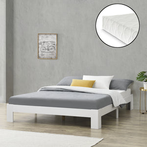 Dřevěná postel Raisio s matrací z chladivé pěny, různé barvy a velikosti en.casa