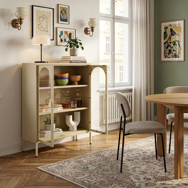 Vitrínková komoda Klippestad ocel 95x80x35 cm velbloudí barva [en.casa]