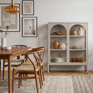Vitrínkový sideboard Klippestad ocel 95x80x35 cm velbloudí barva [en.casa]