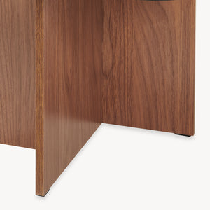 Konferenční stolek Benexjö s skleněnou deskou 70x70x36 cm ořechový vzhled/šedý [en.casa]