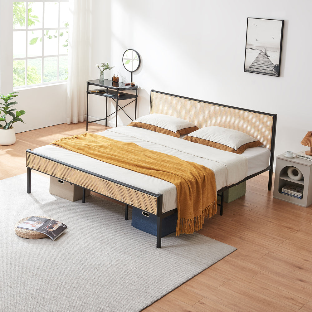 Postel z kovu Linköping s obdélníkovým čelem [en.casa]