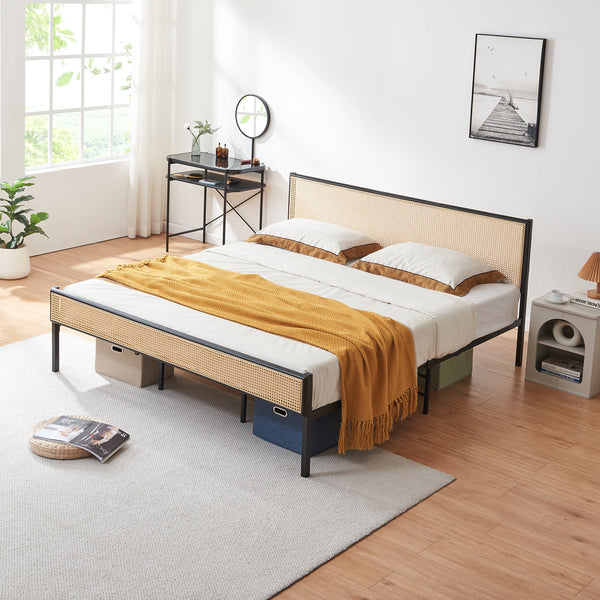 Postel z kovu Linköping s obdélníkovým čelem [en.casa]
