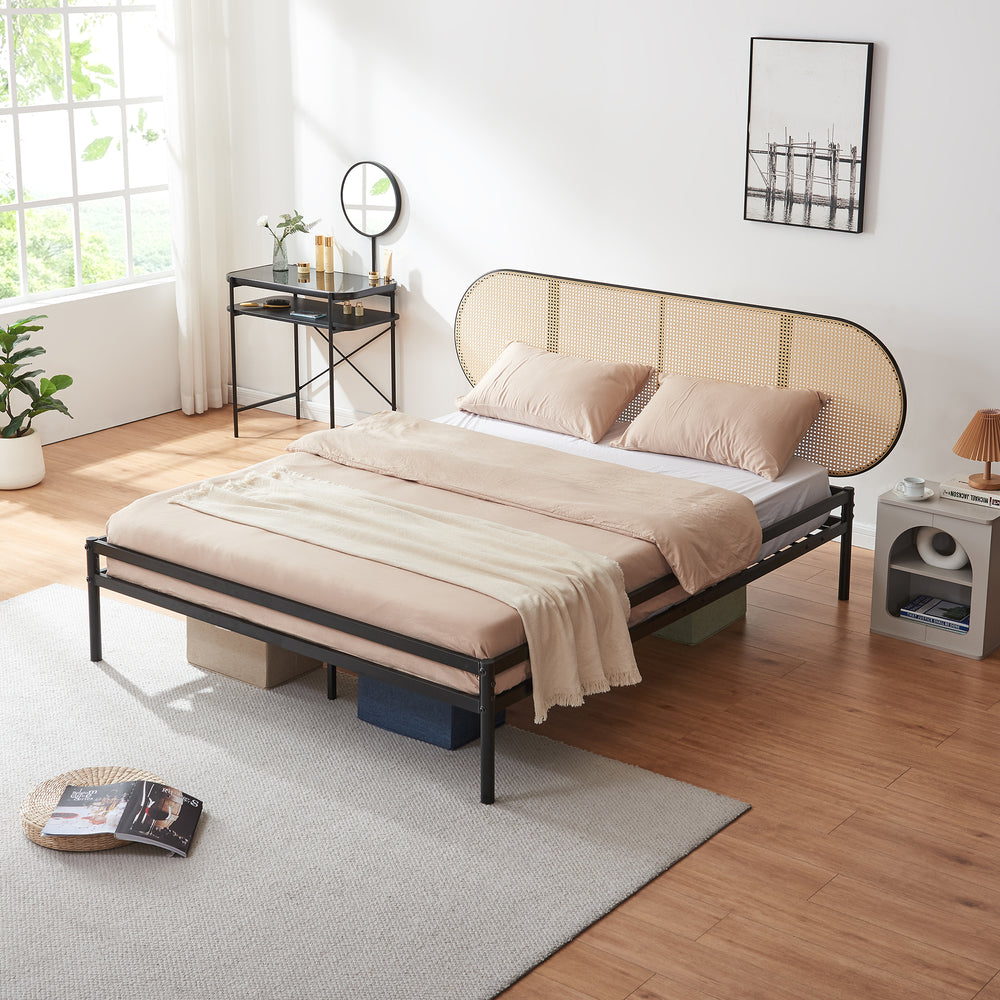 Kovová postel Linköping s oválným čelem a matrací [en.casa]