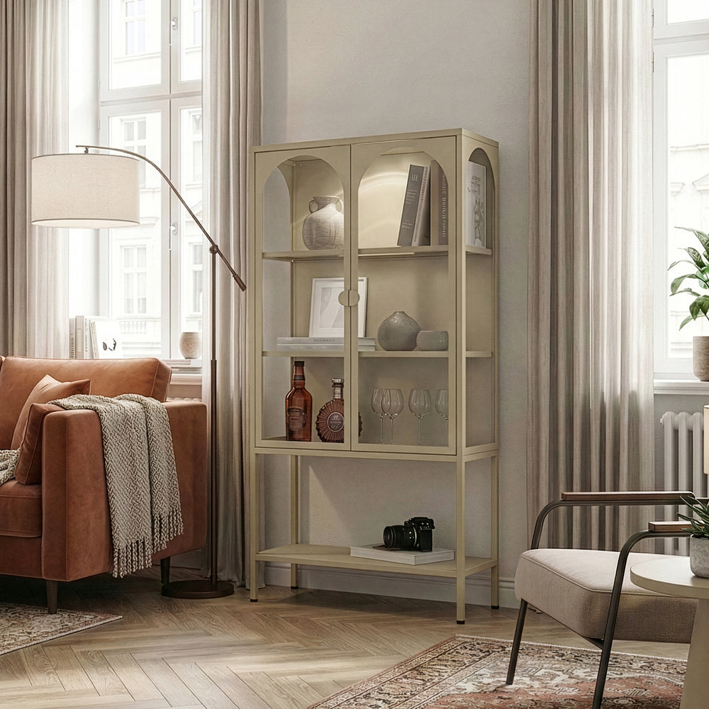 Vitrínová skříň Klippestad ocel 160x80x35 cm velbloudí barva [en.casa]